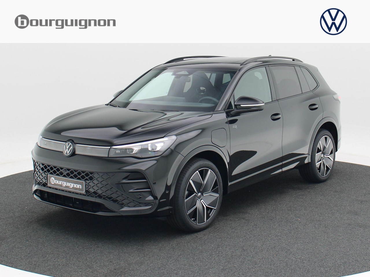 Volkswagen Tiguan - R-Line Edition 1.5 eHybrid 272 PK | Trekhaak | Pano | Adaptief Onderstel | 360 Camera | HU - AutoWereld.nl