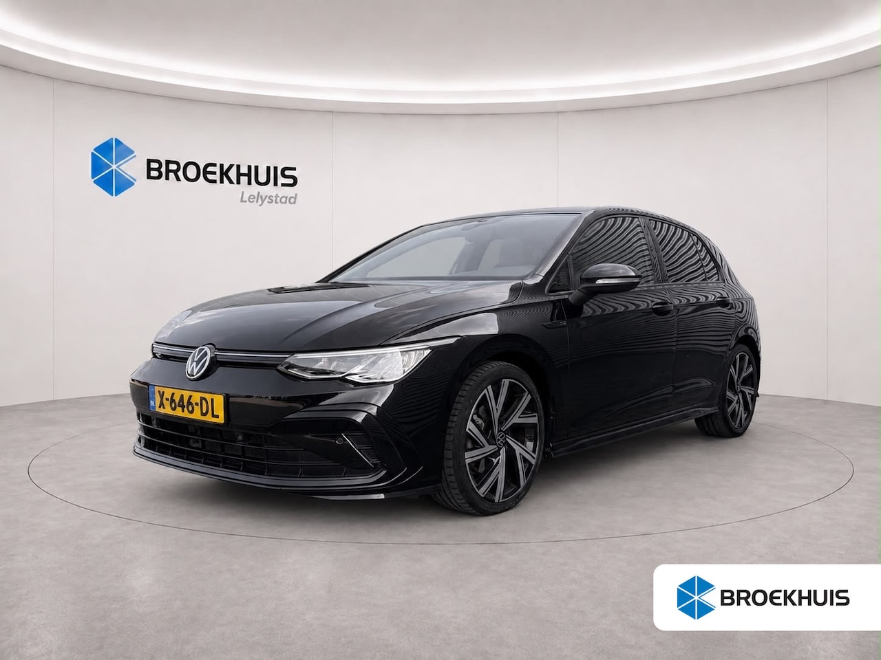 Volkswagen Golf - 1.5 eTSI 150PK R-LINE BUSINESS AUTOMAAT NAVI / LEDER / CLIMA / FULL-LED / 18" LMV / WINTER - AutoWereld.nl