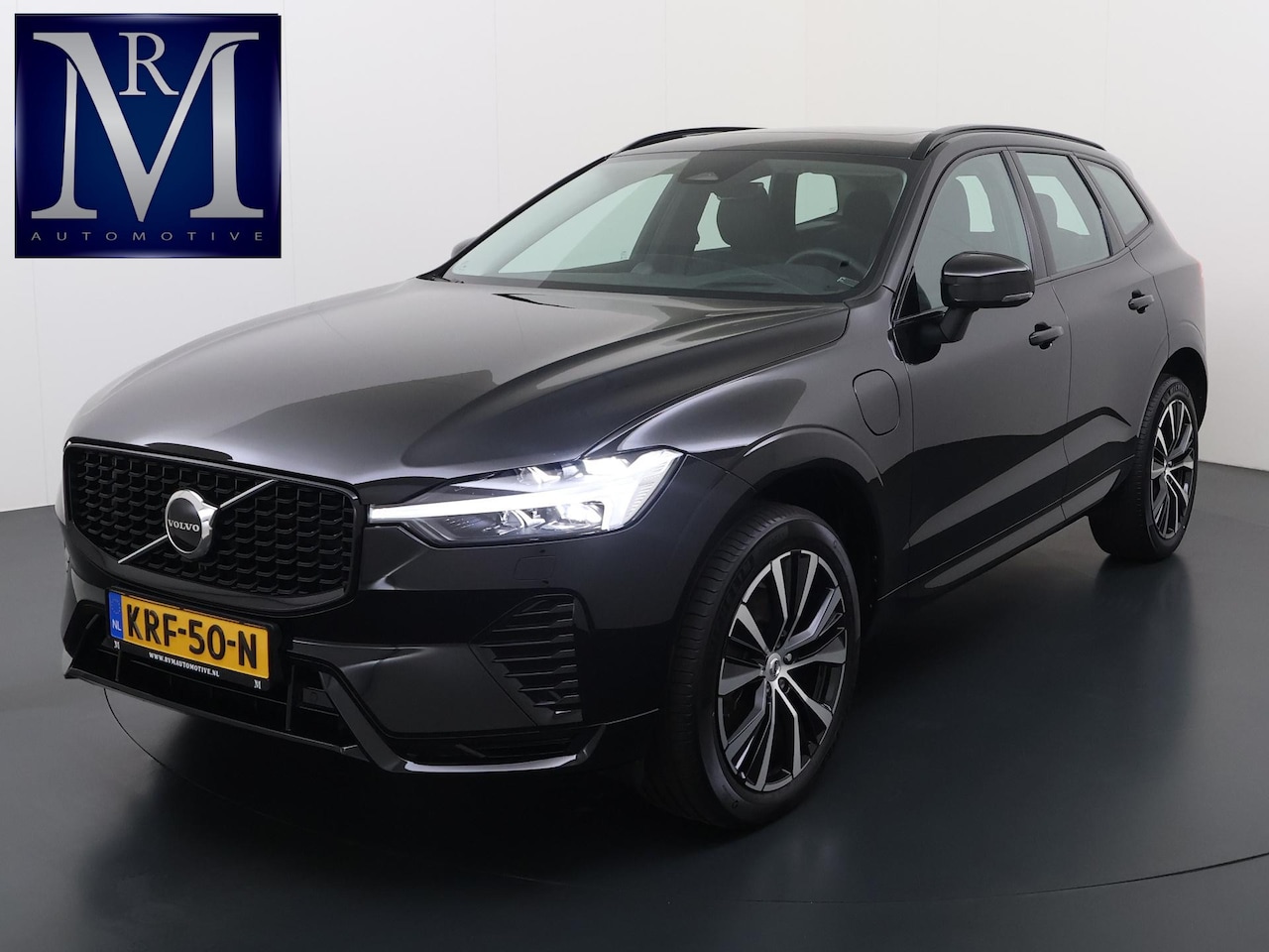 Volvo XC60 - 2.0 T8 Plug-in hybrid AWD Ultra Dark T8 12 MND. BOVAG GARANTIE | HEAD UP | PANORAMA DAK | - AutoWereld.nl