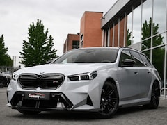 BMW M5 - Touring 4.4 V8 729pk Pano M-Driver+Pro Carbon B&W Trekh 360Cam 20/21-Inch VOL