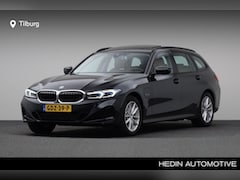 BMW 3-serie Touring - 330e xDrive | Achteruitrijcamera | Comfort Access | Draadloos oplaadstation | Glazen panor