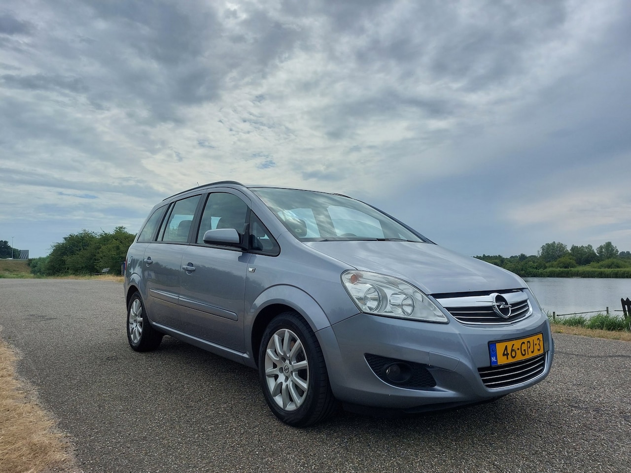 Opel Zafira - 2.2 Temptation. AUTOMAAT, 7-PERSOONS, AIRCO! 128000 KM!!! - AutoWereld.nl