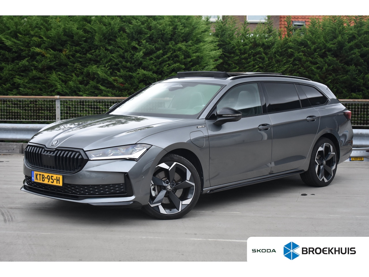 Skoda Superb Combi - 1.5 TSI 204PK PHEV Sportline Business ktrische stoel met geheu| Schuif-kanteldak | 360 Cam - AutoWereld.nl