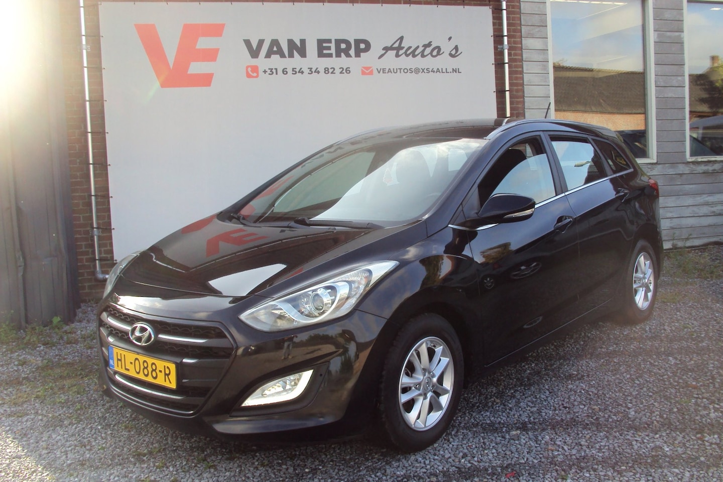 Hyundai i30 Wagon - 1.6 CRDi Business Edition 1.6 CRDi Business Edition - AutoWereld.nl