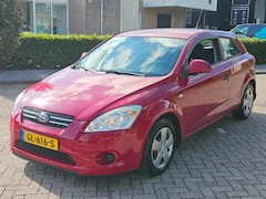Kia Pro cee'd - 1.4 Fifteen ISG Nieuwe apk 01-09-2027
