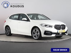 BMW 1-serie - 118i Executive Edition (NL-Auto / Afn. trekhaak / Digitaal dashboard / Carplay / Cruise)