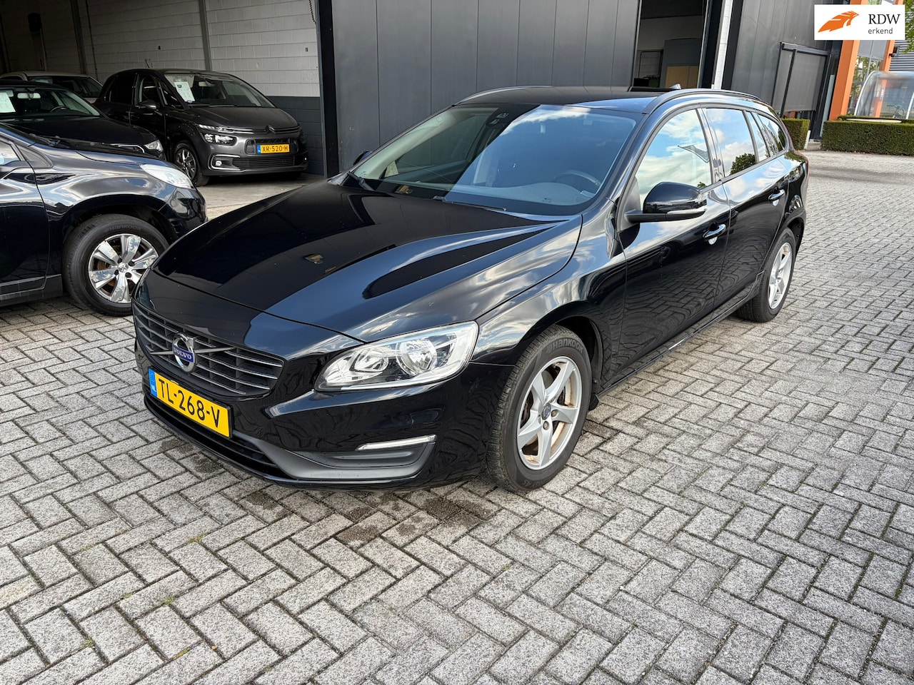 Volvo V60 - 1.6 D2 Momentum 1.6 D2 Momentum,AUT,NAVI,TRKHAAK,APK 8-27...... - AutoWereld.nl
