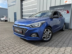 Hyundai i20 - 1.0 T-GDI Premium / Airco / Navi / Trekhaak / Stuurverw. / Stoelverw. / Cruise Control /