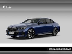 BMW i5 - eDrive40 M Sport Edition 84 kWh | M-Sport Pro | Trekhaak | Comfortpakket | Comfort Stoelen