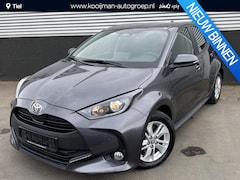 Toyota Yaris - 1.5 Hybrid 115 Business Parkeersensoren rondom, Stoelverwarming, Achteruitrij camera, Adap