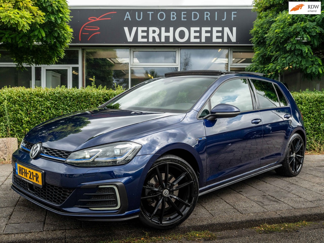 Volkswagen Golf - 1.4 TSI PHEV GTE | PANORAMA | KEYLESS | APPLE CARPLAY | PARKEERCAMERA | STOELVERWARMING | - AutoWereld.nl