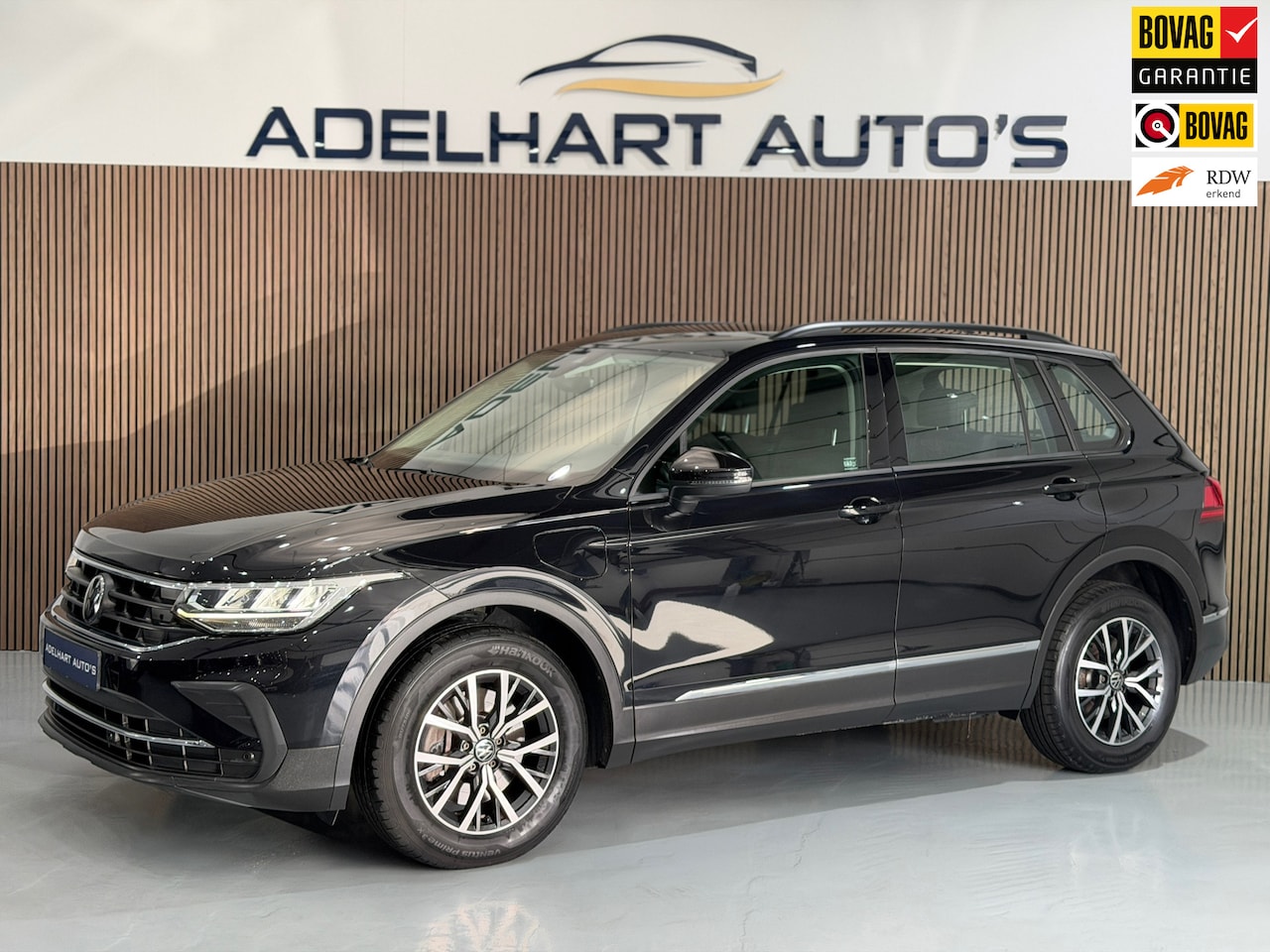 Volkswagen Tiguan - 1.4 TSI eHybrid Automaat / Navigatie full map / Climate control / Cruise control / etc.. - AutoWereld.nl