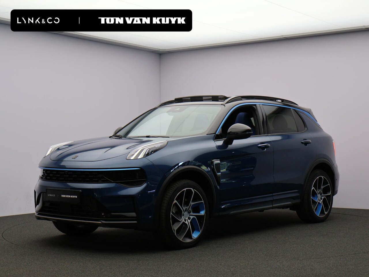 Lynk & Co 01 - 1.5 / Carplay / Camera / Adaptive Cruise / Panoramadak / Dodehoekdetectie / Stoelverwarmin - AutoWereld.nl