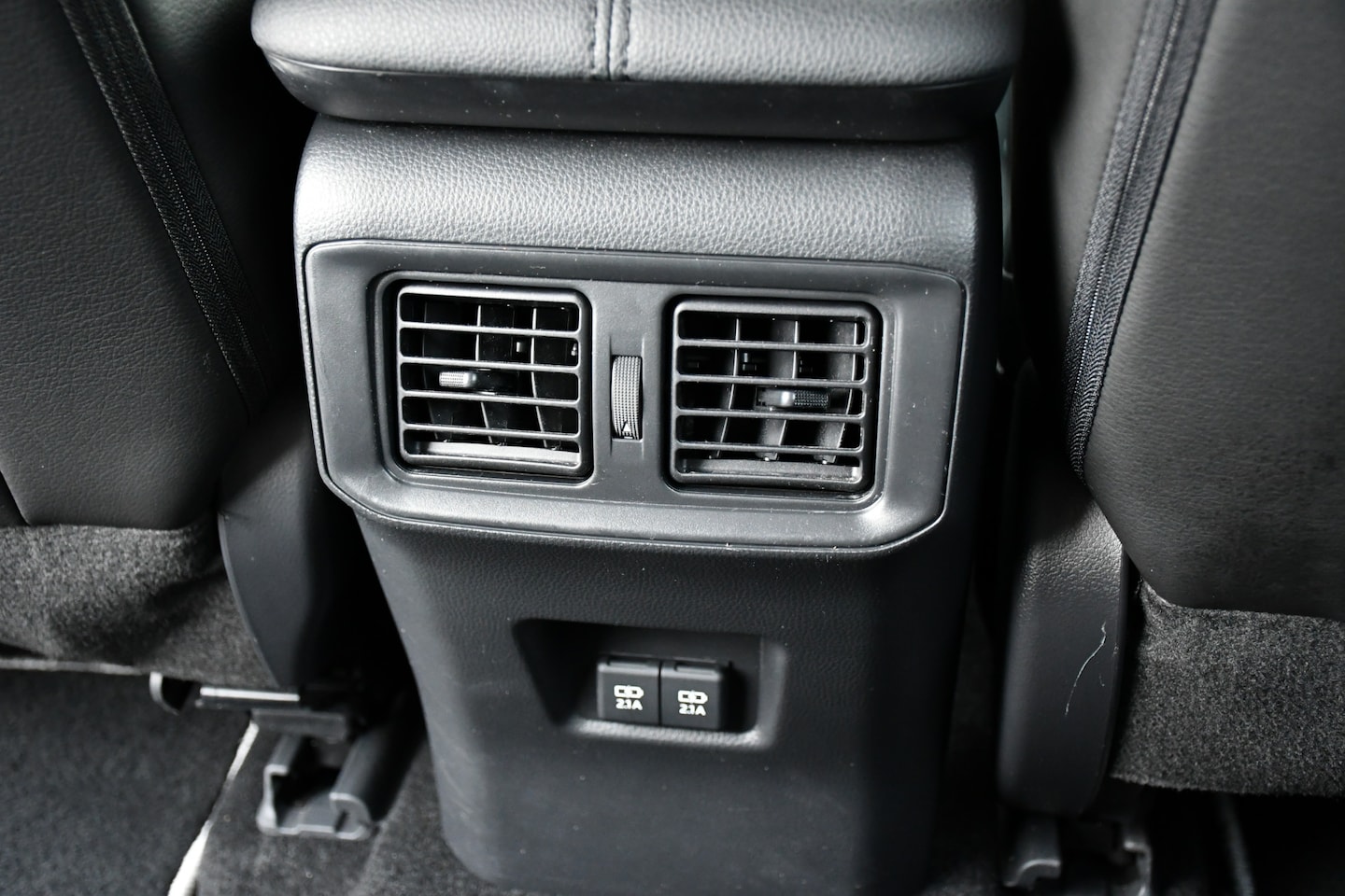 Toyota RAV4 - 2.5 Hybrid AWD Style Limited Automaat 222pk | Stuur- & Stoelverwarming | PDC achter | Elek - AutoWereld.nl