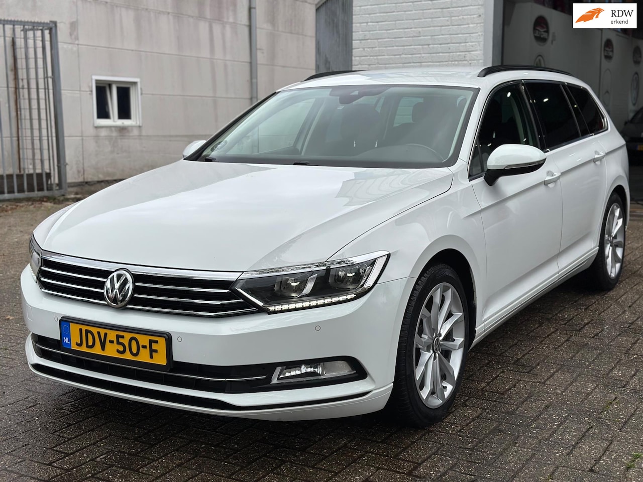 Volkswagen Passat Variant - 1.5 TSI Comfortline Bj:2018 DEALER ONDERH.|ACC|LINEASSIST|CAMERA|NAP - AutoWereld.nl