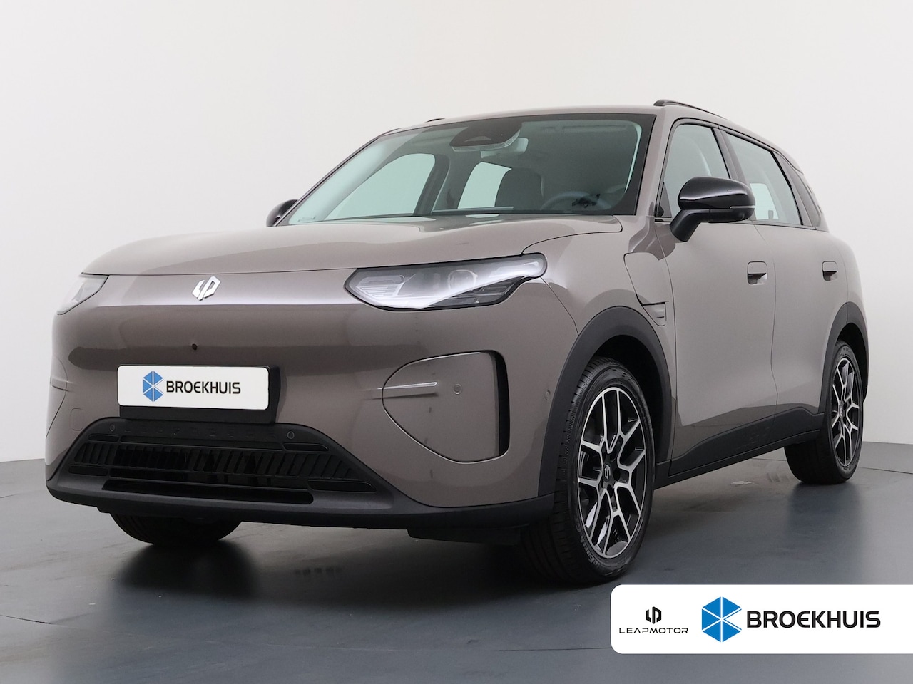 Leapmotor B03X - ProMax Design 53 kWh | Cruise control adaptief | Dodehoek detectie | Keyless entry - AutoWereld.nl