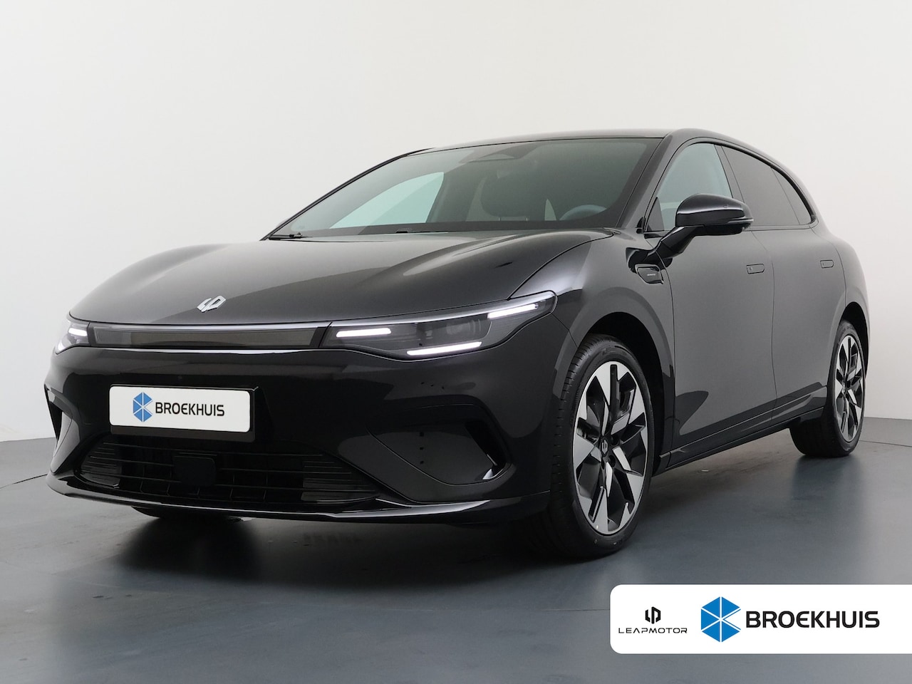 Leapmotor B05 - ProMax Design 67.1 kWh | €1000,- korting !! | Achteruitrij assistent | Apple Carplay/Andro - AutoWereld.nl