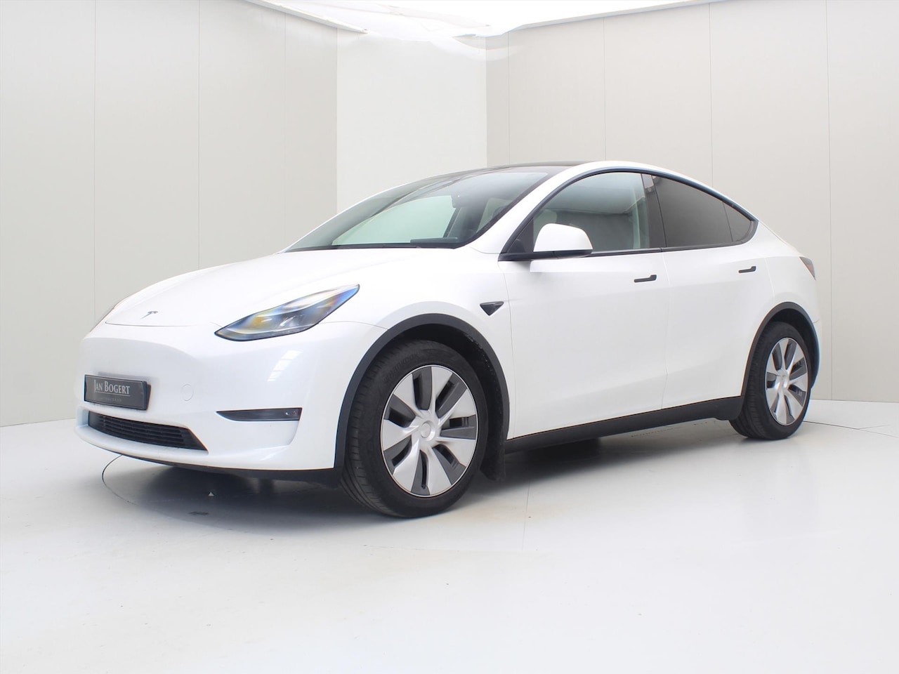 Tesla Model Y - Long-Range AWD 351pk 75 kWh [ AMD RYZEN+AUTOPILOT+19 INCH+533KM WLTP+PREMIUM AUDIO ] - AutoWereld.nl