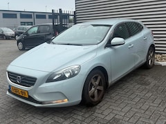 Volvo V40 - 2.0 D4 Momentum Business