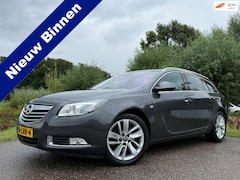 Opel Insignia Sports Tourer - 1.6 T Cosmo | Navi | H-Leder | 18" Velgen | Clima | Stoelverwarming | Trekhaak | PDC | Cru