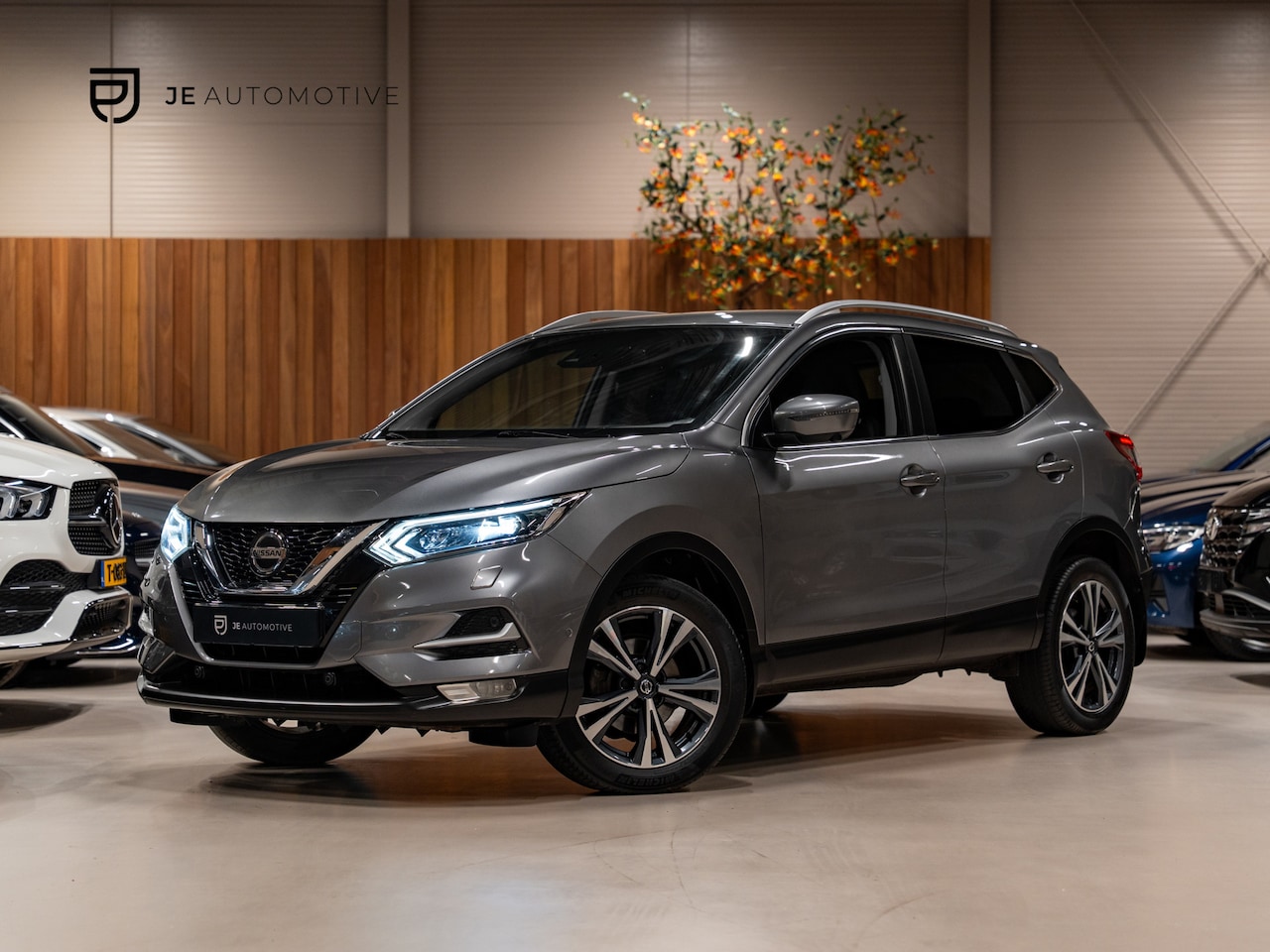 Nissan Qashqai - 1.3 DIG-T DCT N-Connecta, Navi, Voll Led, ACC, 360 Cam, Clima, PDC, Private Glas, Ambiënte - AutoWereld.nl
