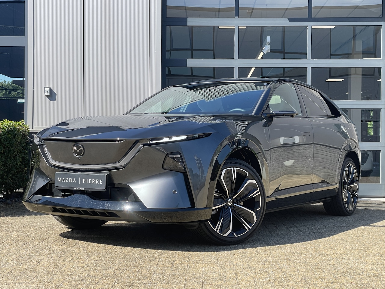 Mazda CX-6e - Takumi Plus 78 kWh | Stoelventilatie voor & achter | Digitale spiegels | Panoramadak | - AutoWereld.nl