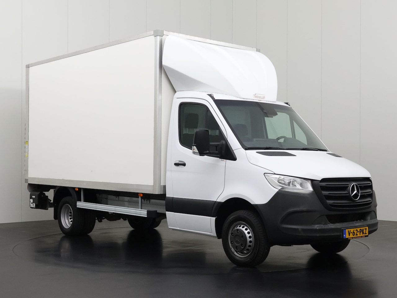 Mercedes-Benz Sprinter - 515CDI Automaat Bakwagen+Laadklep | 2,26 Hoog | Camera | Airco | Cruise | 3-Zits | Dakspoi - AutoWereld.nl