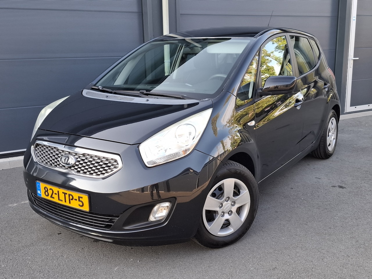 Kia Venga - 1.4 CVVT X-tra - AutoWereld.nl