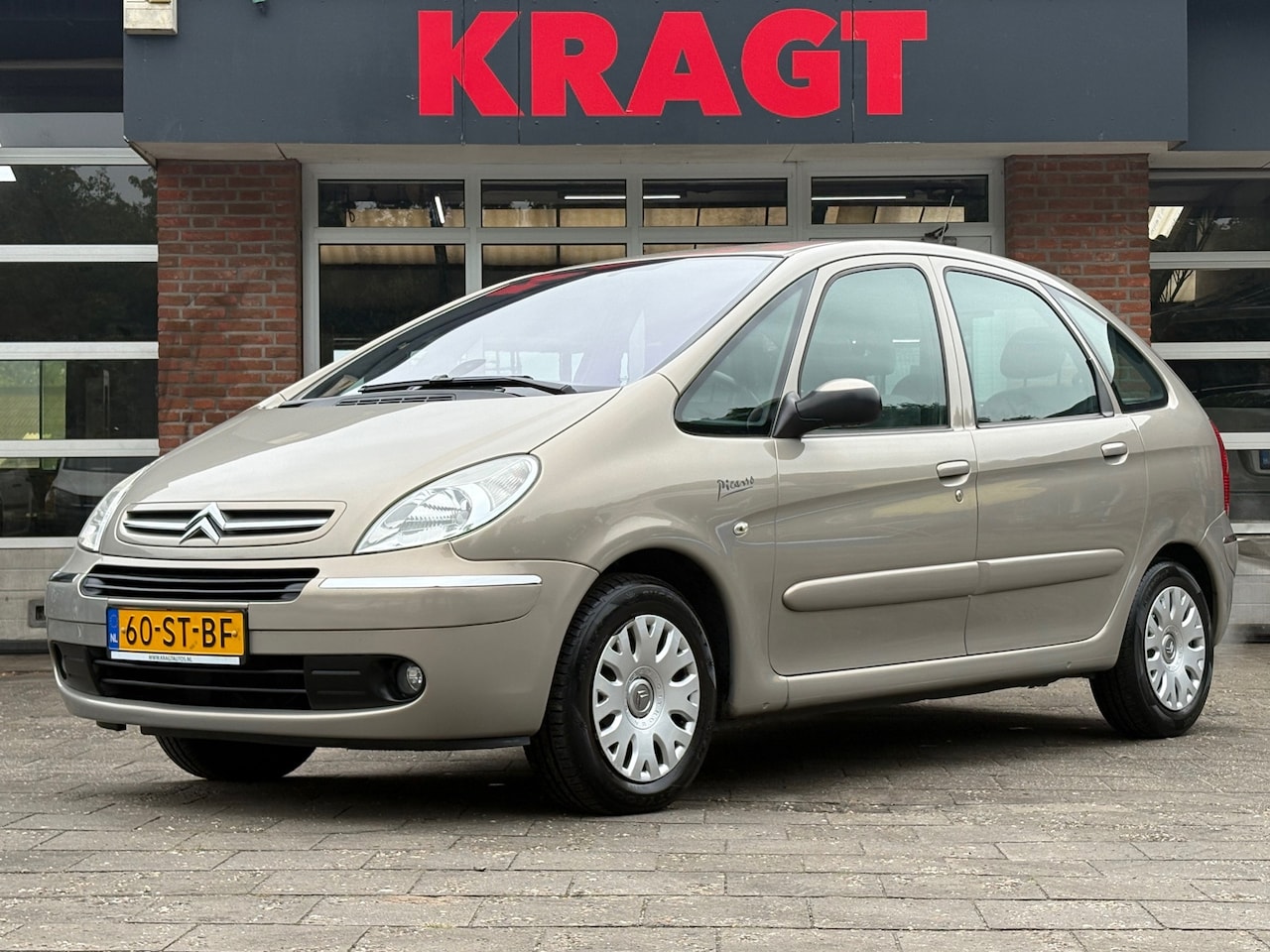 Citroën Xsara Picasso - Caractère 1.6i-16V 109 pk - APK 07-2027 - airco - 2 sleutels - hoge instap! - AutoWereld.nl