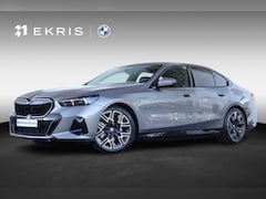 BMW 5-serie - 530e | Sport Pakket Pro | Adaptief Onderstel Professional | Panorama Dak | Driving Assista