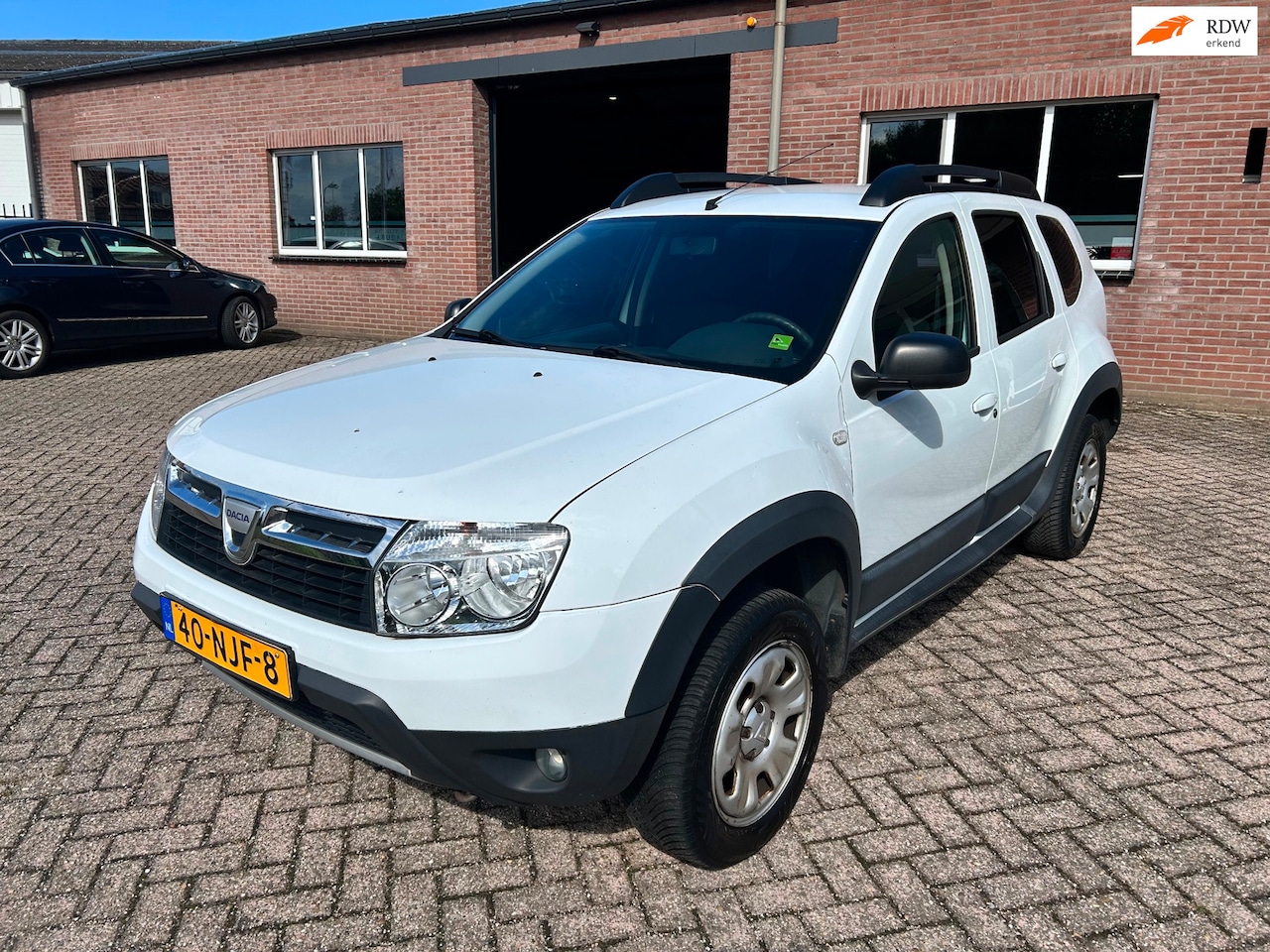Dacia Duster - 1.6 Lauréate // APK 23-4-2027 // Airco - AutoWereld.nl