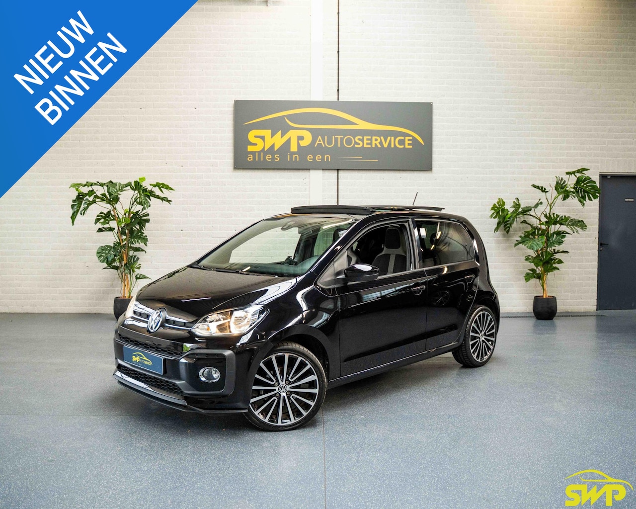 Volkswagen Up! - 1.0 TSI BMT high up! | Pano | 17 inch | Camera | Turbo motor - AutoWereld.nl