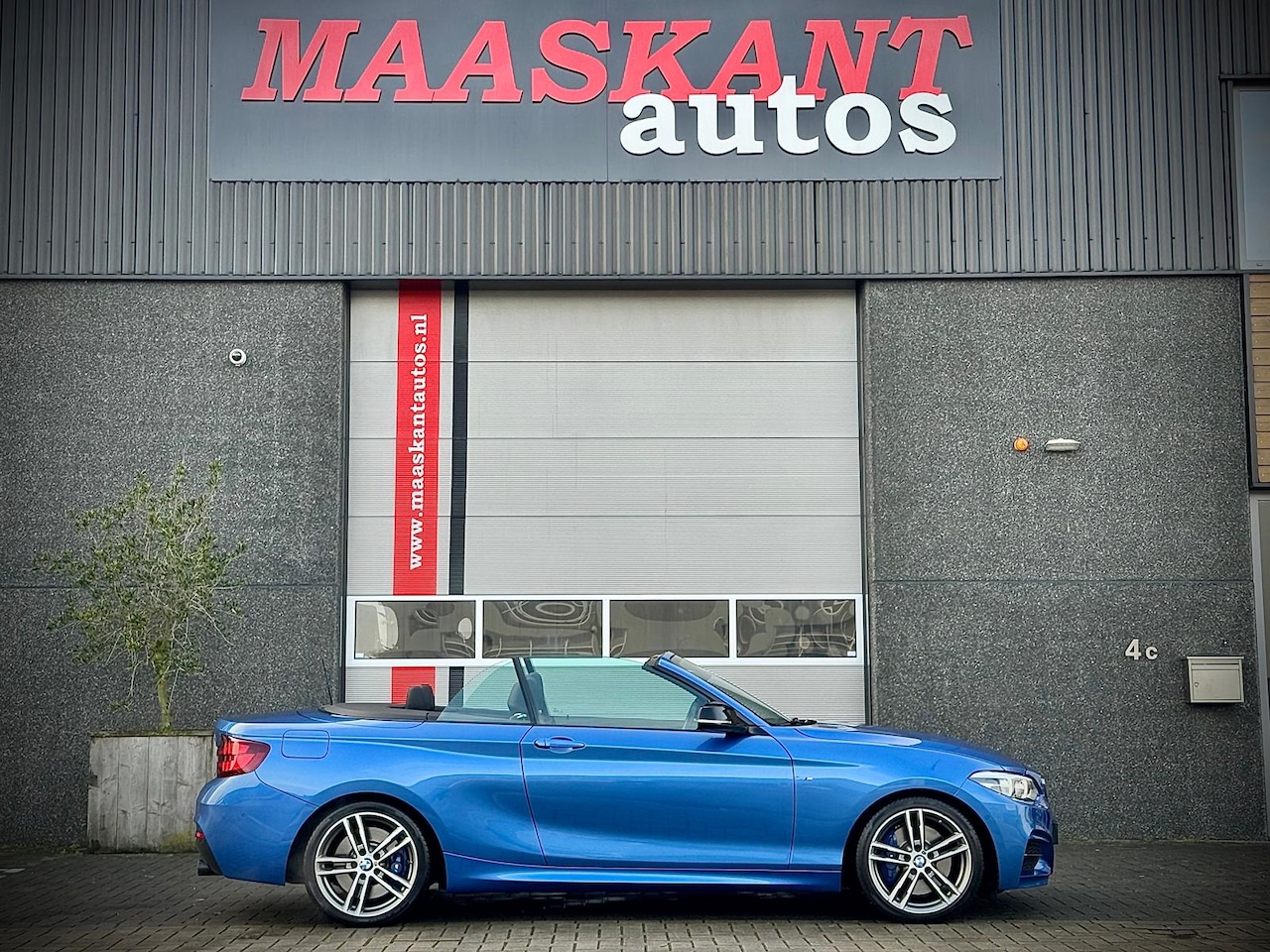 BMW 2-serie Cabrio - (f23) M240i High Executive / Harman Kardon / Memory seats / Estoril blue / ONLY 49900KM! - AutoWereld.nl