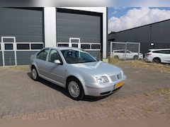 Volkswagen Bora - 1.6 Trendline AUTOMAAT