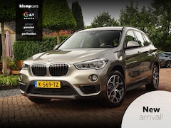 BMW X1 - xDrive20i Essential | Trekhaak | acht.Camera | 4x4| Verst. A-bank | Topstaat