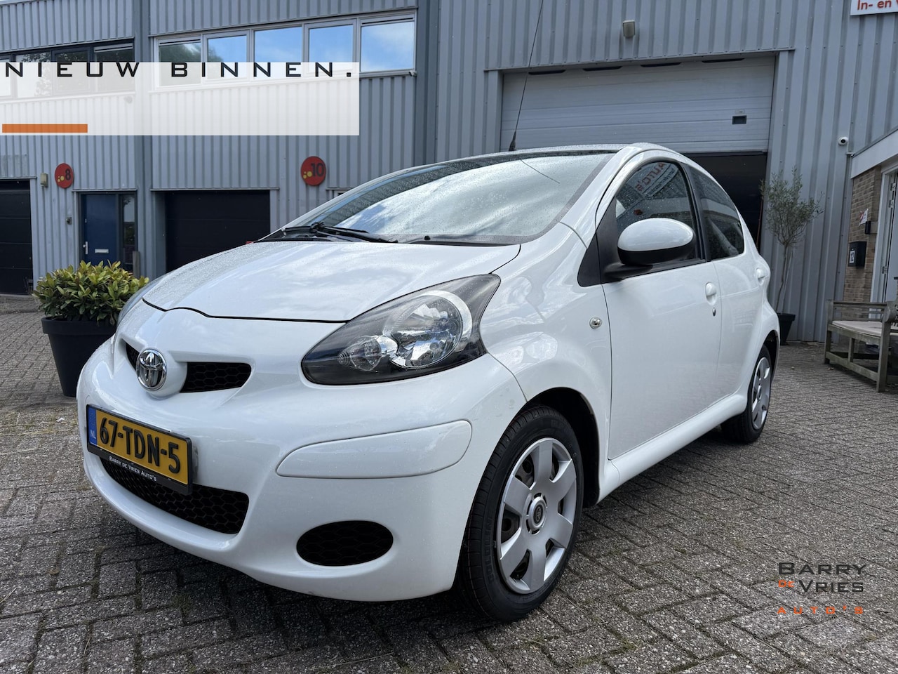 Toyota Aygo - 1.0-12V Comfort Navigator | Airco | 5 Deurs | Rondom nieuwe banden | Nieuwe Apk | - AutoWereld.nl