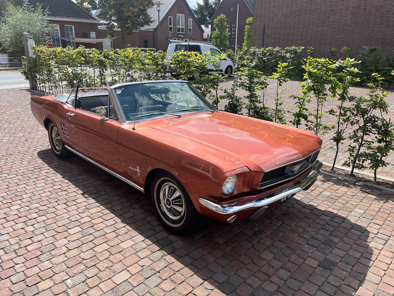 Ford Mustang - Convertible, Stuurbekrachtiging, Rembekreachtiging, electrische cabriokap - AutoWereld.nl