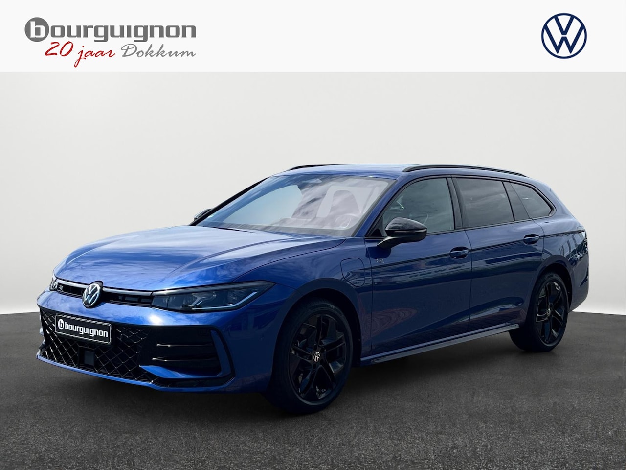 Volkswagen Passat Variant - 1.5 eHybrid R-Line | Pano | Trekhaak | 5J fabrieksgarantie | Winterpakket | 272Pk | - AutoWereld.nl
