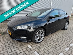Ford Focus - 1.5 Titanium ST-line, stoel/stuurverwarming, Navigatie, clima, parkeersensoren/Camera
