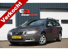 Volvo V70 - 2.5T Momentum Automaat | LEDER | TREKHAAK | NL AUTO | OPEN DAK |