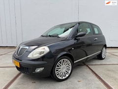 Lancia Y(psilon) - Ypsilon 1.4-16V Platino Leder - clima - lm velgen - isofix - Bose sound systeem - cruise c
