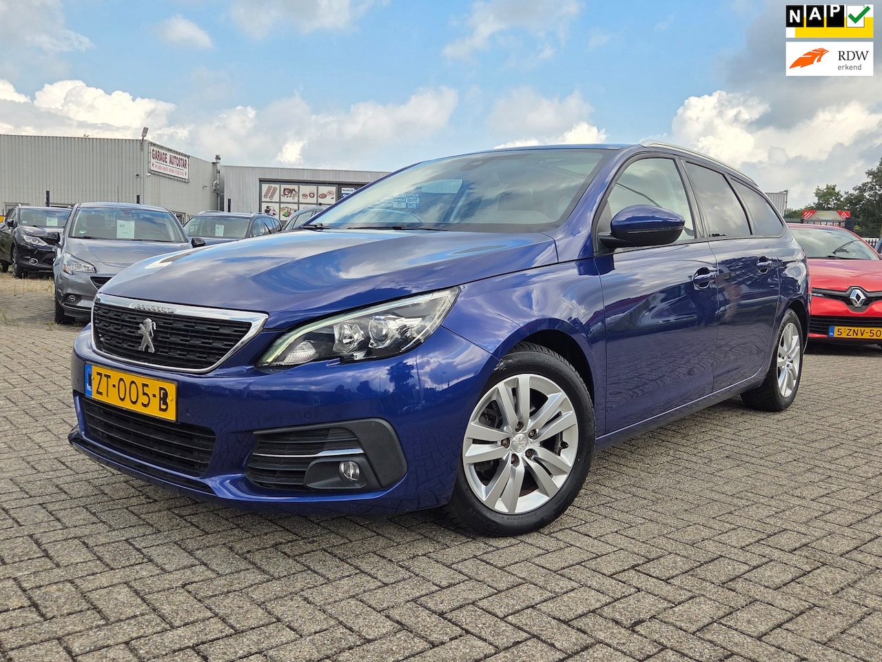 Peugeot 308 SW - 1.2 PureTech Blue Lease Executive/PANO/NAVI/CAMERA - AutoWereld.nl