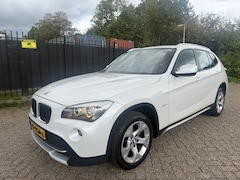 BMW X1 - sDrive18i Autom/Tiptr High Executive Sprtleer/Navi/Clima/Cruise