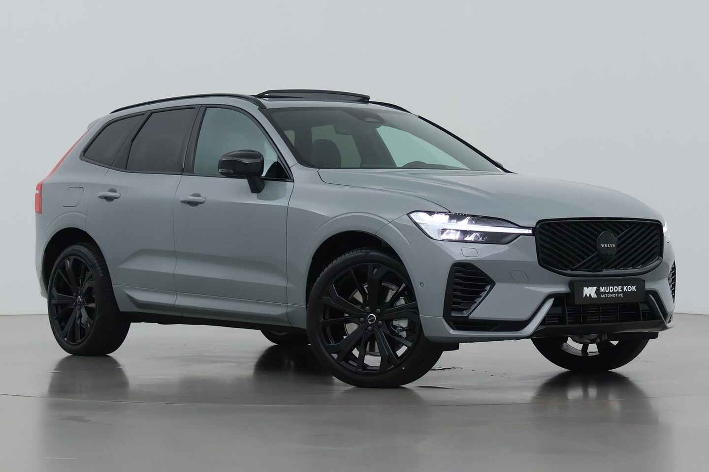 Volvo XC60 - T8 Ultra Black Edition | Harman/Kardon | Panoramadak | BLIS | 360° Camera | Head-Up | Pilo - AutoWereld.nl