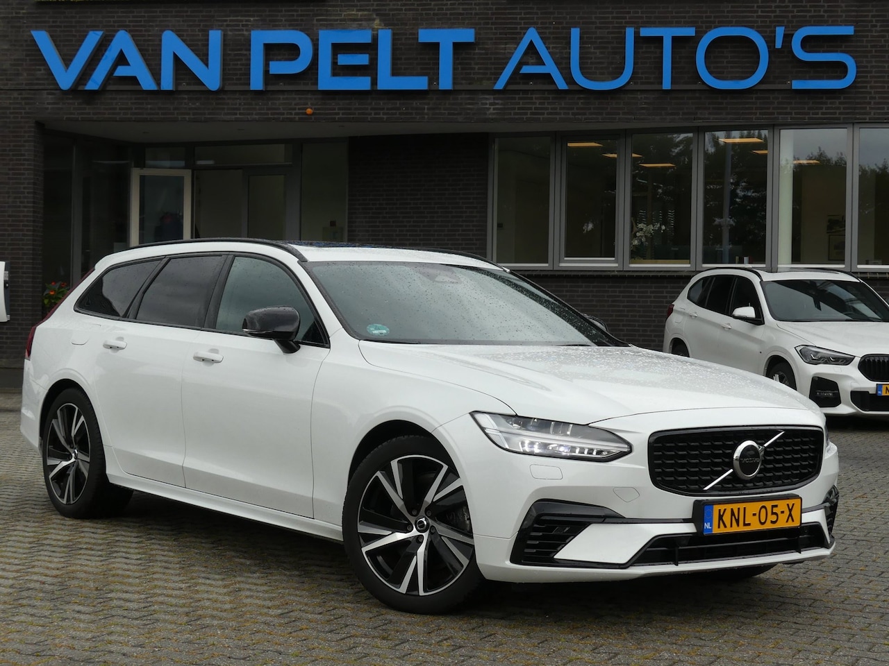 Volvo V90 - 2.0 T6 AWD Inscription Exclusive / PANO / H&K AUDIO - AutoWereld.nl