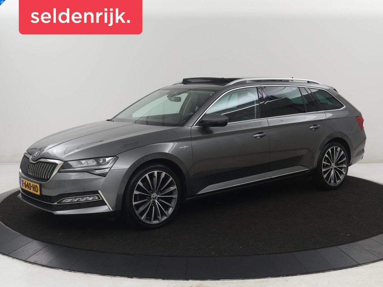 Skoda Superb Combi - 1.4 TSI iV Sportline Business | SOH 94,3% | Laurin & Klement | Panoramadak | Stuur/stoel v - AutoWereld.nl