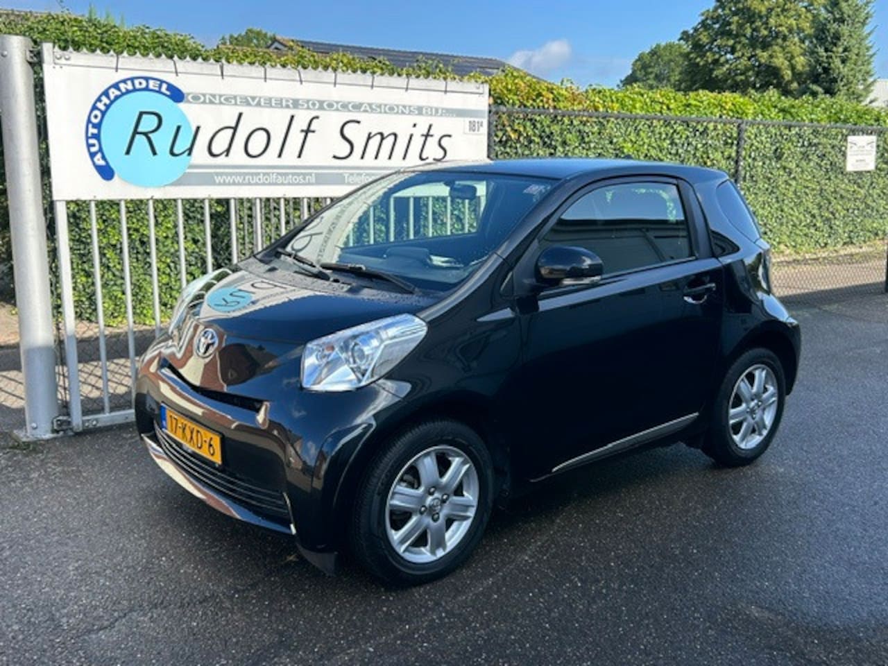 Toyota iQ - 1.0 VVTi Black Edition 1.0 VVTi Black Edition - AutoWereld.nl