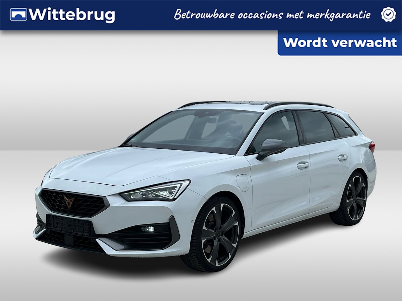CUPRA Leon Sportstourer - 1.4 e-Hybrid Performance / Panoramadak  / Elek. Bestuurdersstoel met memory / Achteruitrij - AutoWereld.nl