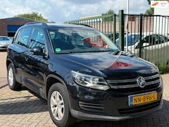 Volkswagen Tiguan - 1.4 TSI Sport&Style 1e eigenaar volledig dealer onderhouden trekhaak airco elektrische ram