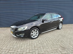 Volvo V60 - - 2.4 D6 AWD Summum | PANO | LEDER | BLIS | FULL